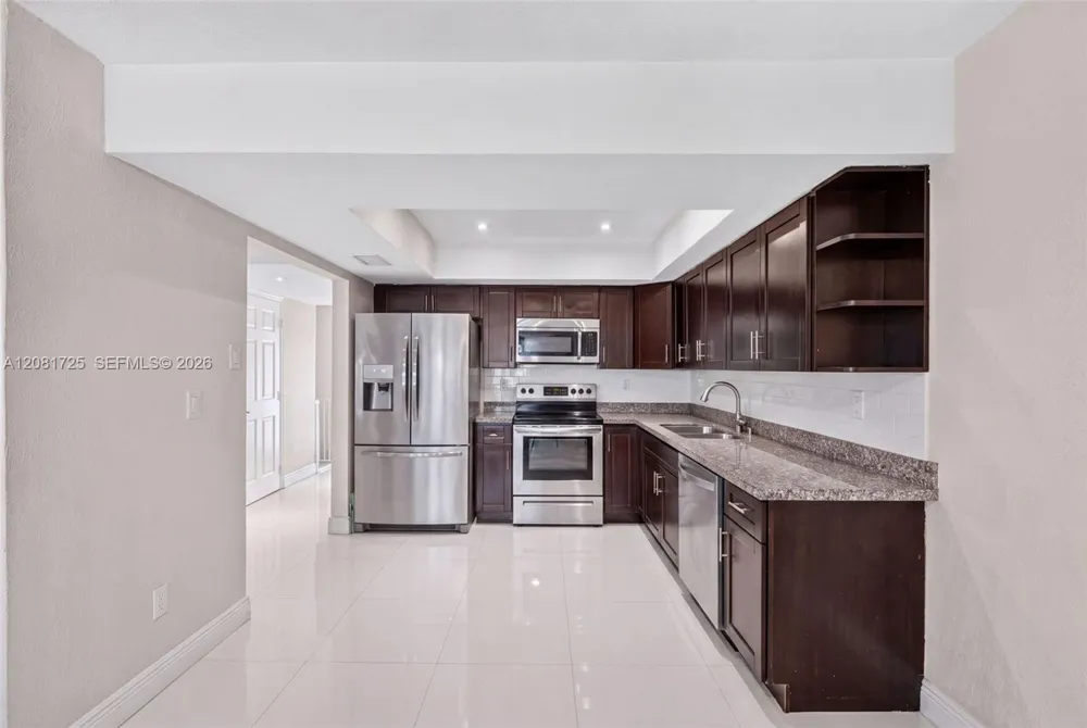 6965 W 2nd Way Hialeah, FL 33014