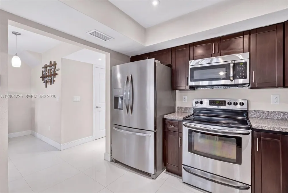 6965 W 2nd Way Hialeah, FL 33014