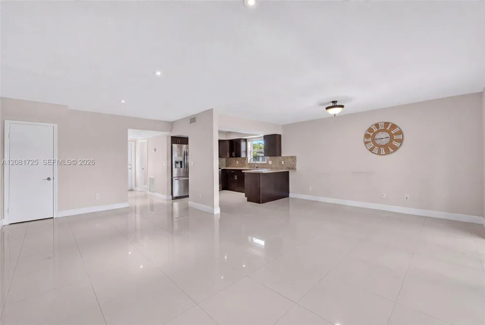 6965 W 2nd Way Hialeah, FL 33014