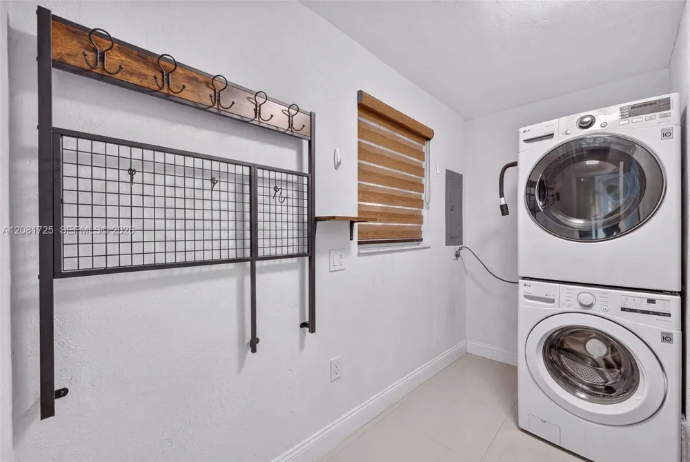 6965 W 2nd Way Hialeah, FL 33014