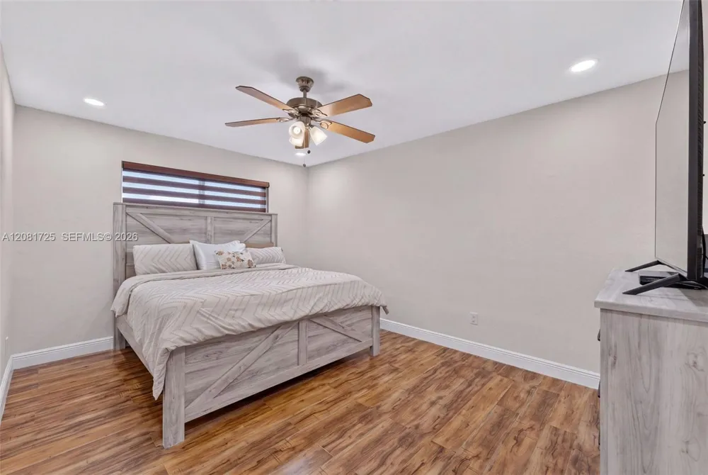 6965 W 2nd Way Hialeah, FL 33014