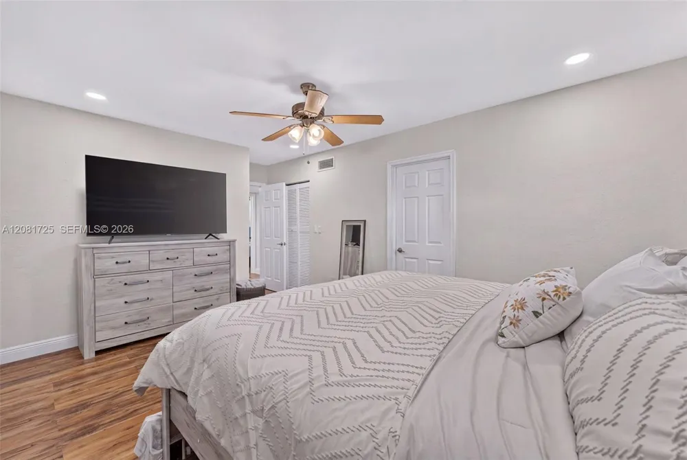 6965 W 2nd Way Hialeah, FL 33014
