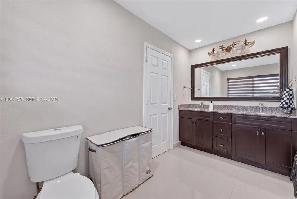 6965 W 2nd Way Hialeah, FL 33014