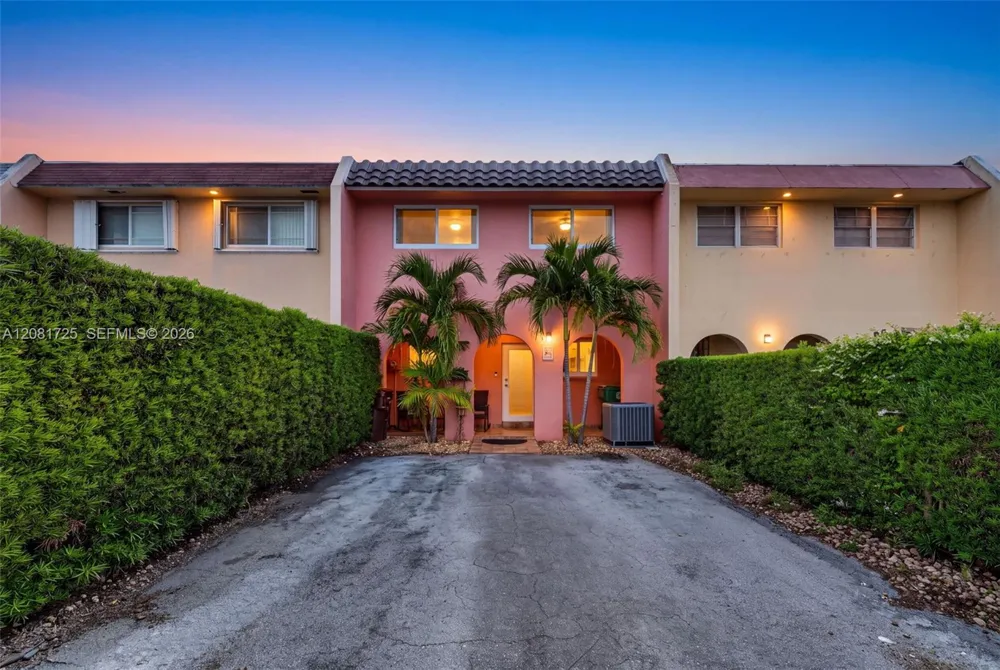 6965 W 2nd Way Hialeah, FL 33014