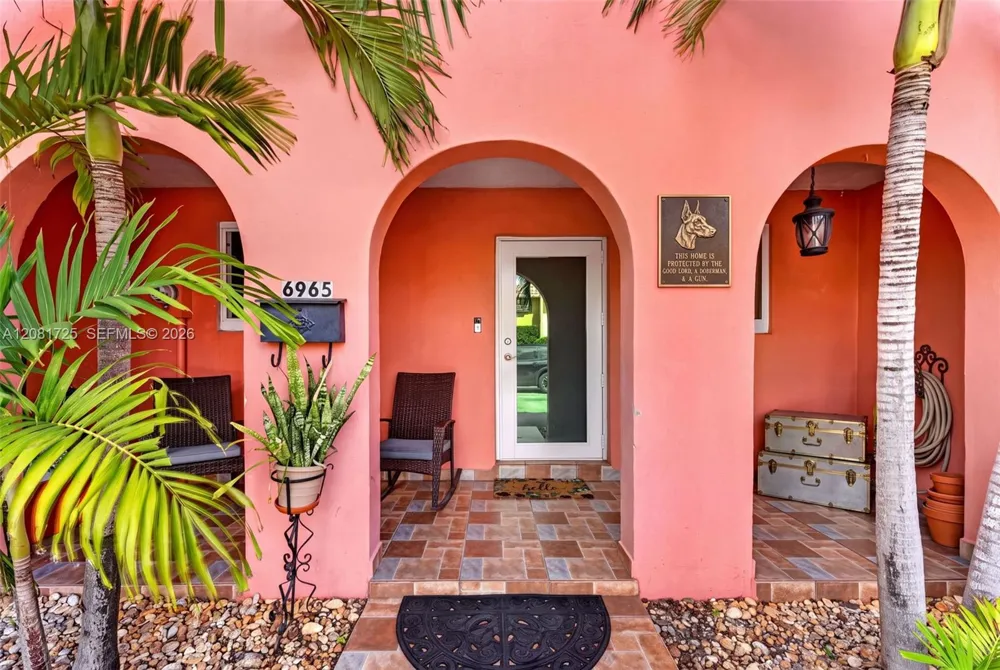 6965 W 2nd Way Hialeah, FL 33014