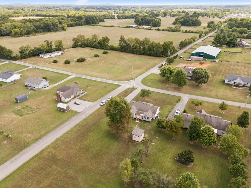 2342 Feedmill Rd Chapel Hill, TN 37034