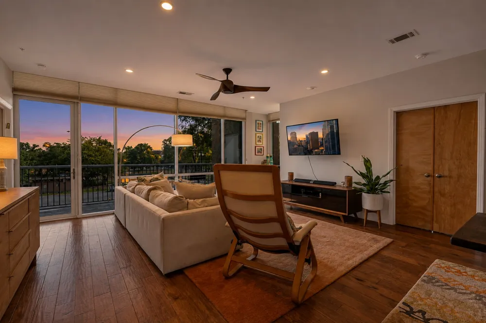 1600 Barton Springs Road #1201 Austin, TX 78704