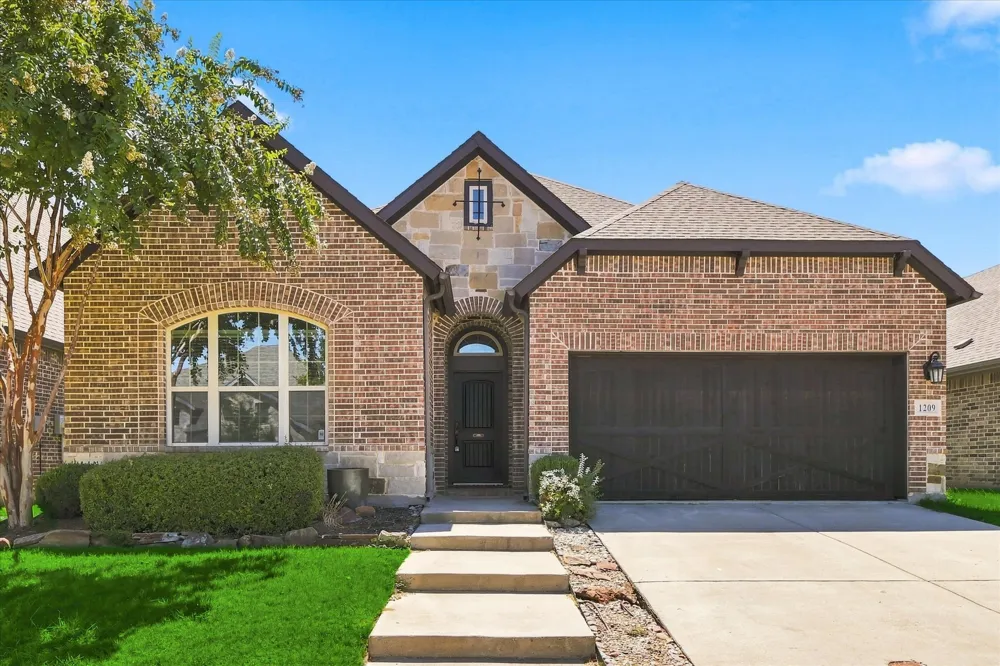 1209 9th Street Argyle, TX 76226