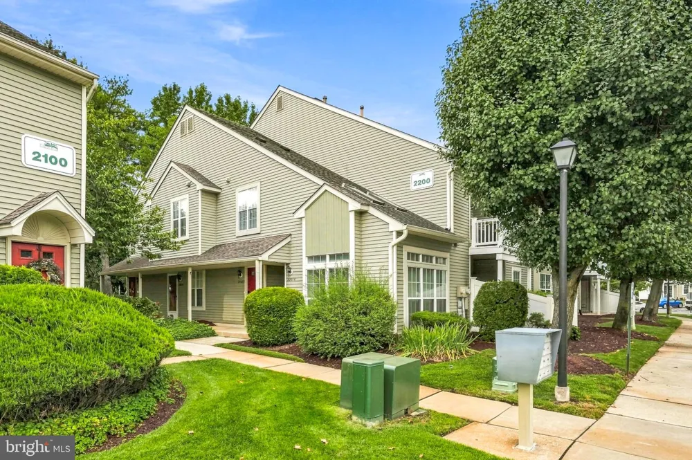 2202 YARMOUTH LANE Mt Laurel, NJ 08054