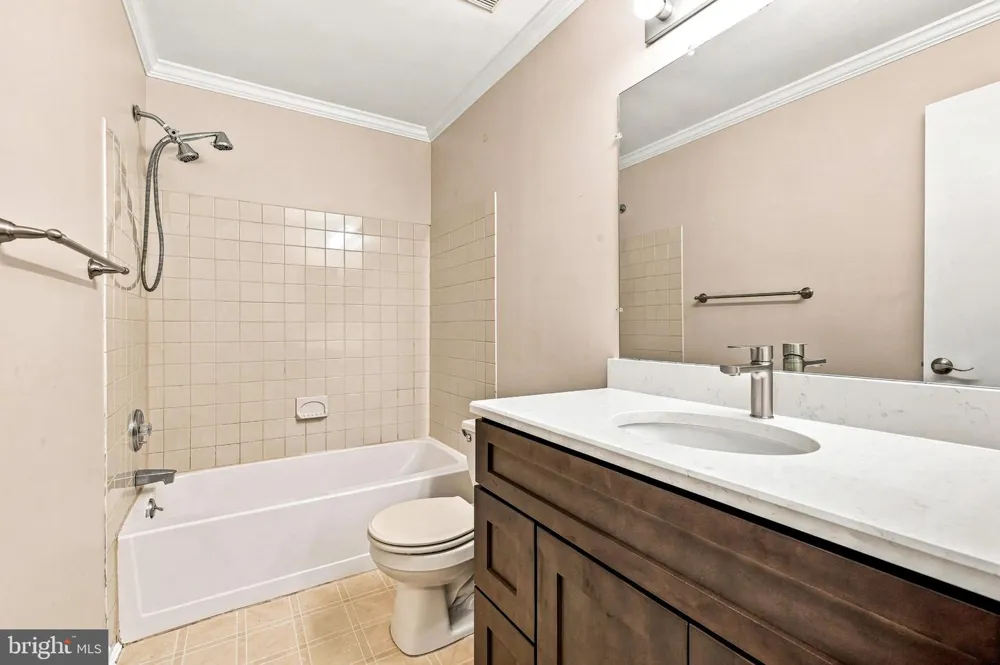 2202 YARMOUTH LANE Mt Laurel, NJ 08054