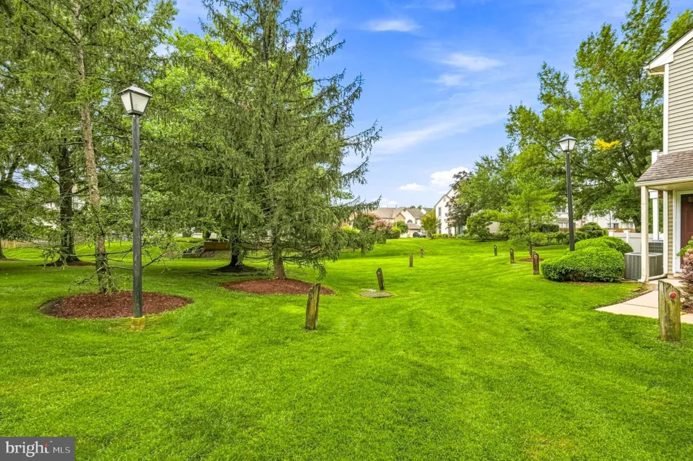 2202 YARMOUTH LANE Mt Laurel, NJ 08054