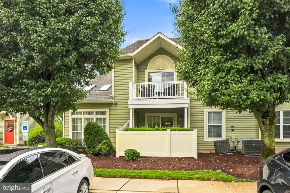 2202 YARMOUTH LANE Mt Laurel, NJ 08054