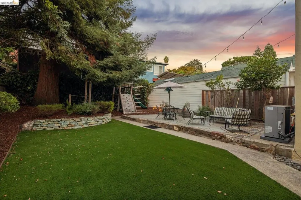 3530 Victor Ave Oakland, CA 94619