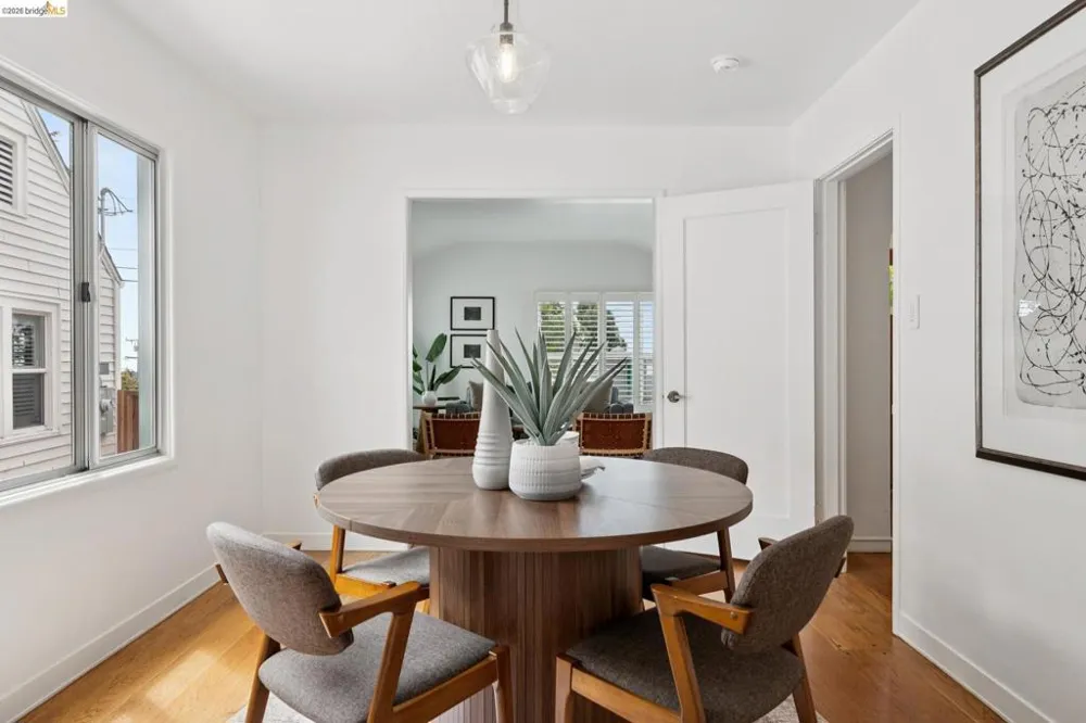 3530 Victor Ave Oakland, CA 94619