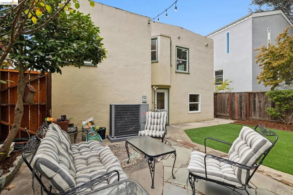 3530 Victor Ave Oakland, CA 94619