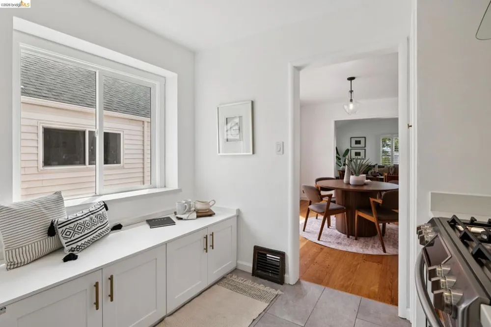 3530 Victor Ave Oakland, CA 94619