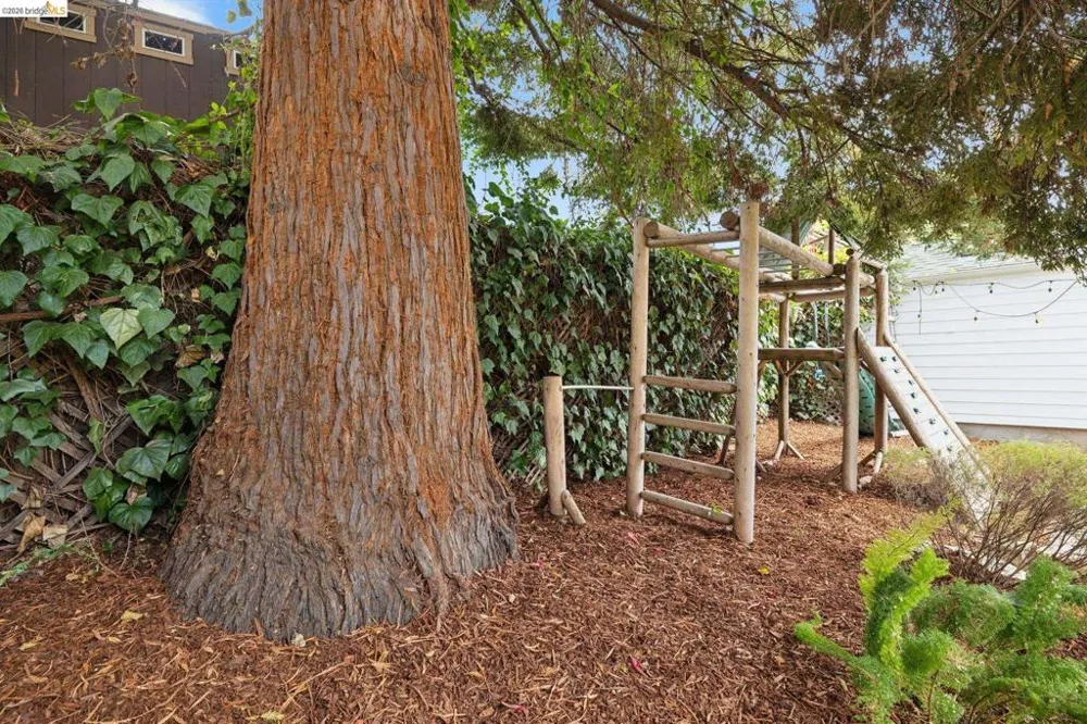 3530 Victor Ave Oakland, CA 94619