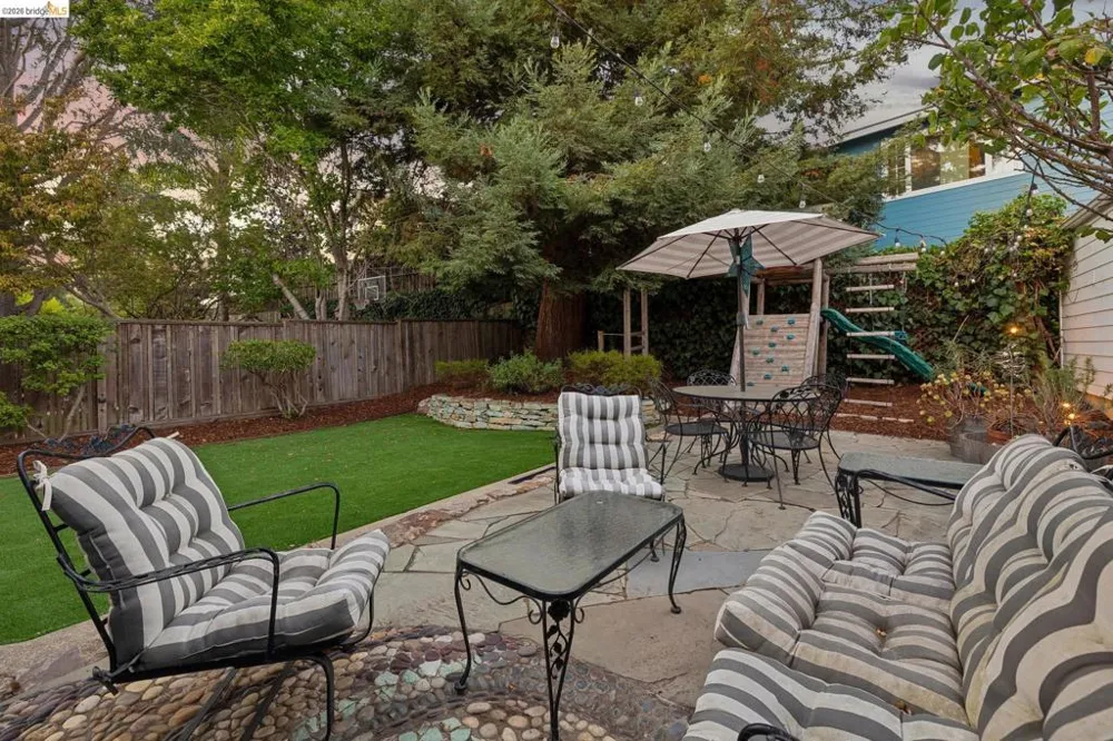3530 Victor Ave Oakland, CA 94619