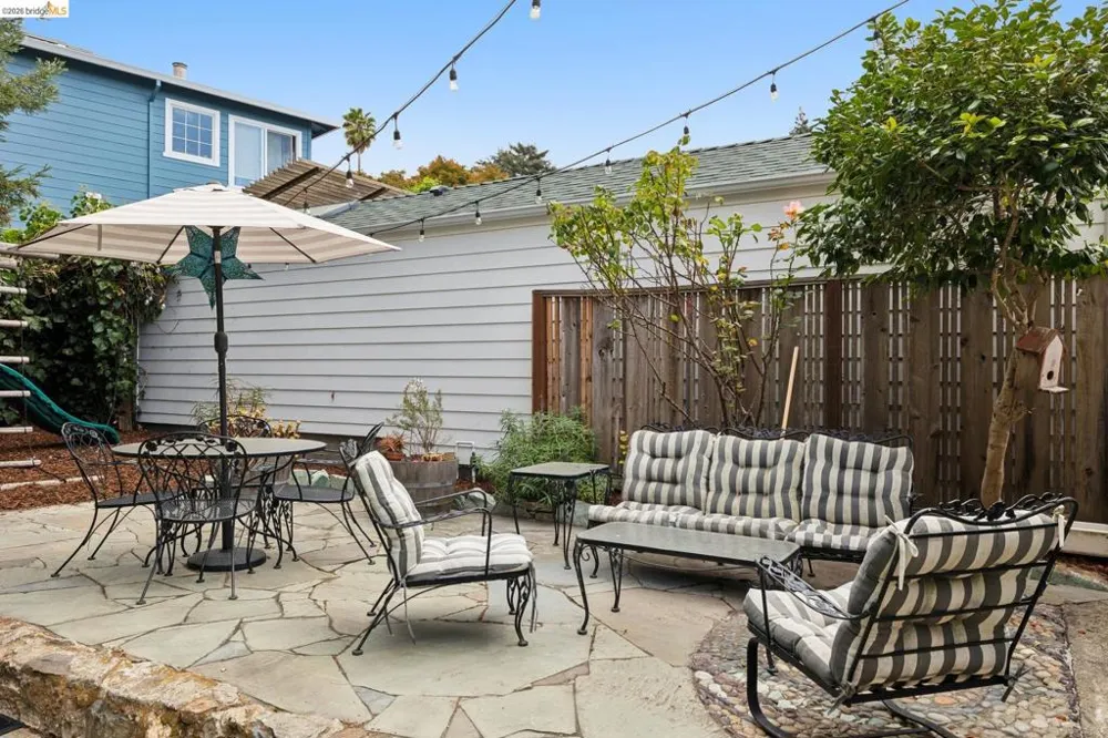3530 Victor Ave Oakland, CA 94619