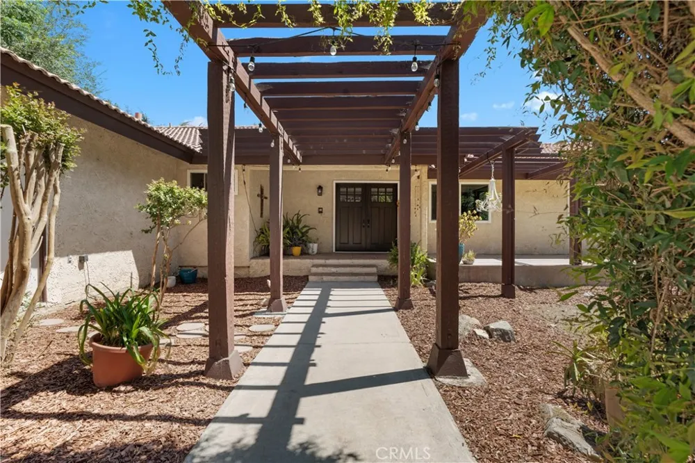 747 Greenwood Avenue San Bernardino, CA 92407