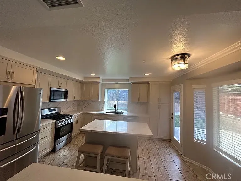 947 Cheyenne Corona, CA 92878