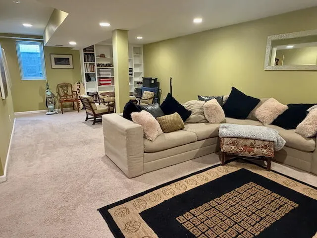 2817 Windside Court Ann Arbor, MI 48103