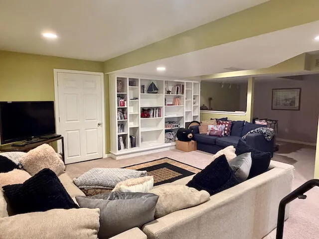 2817 Windside Court Ann Arbor, MI 48103