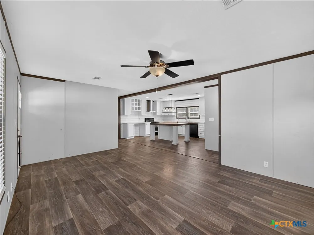 209 Sandy Oaks Drive Seguin, TX 78155