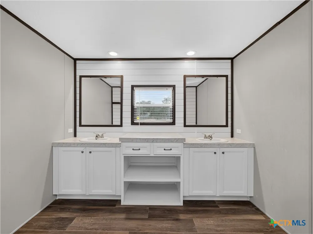 209 Sandy Oaks Drive Seguin, TX 78155