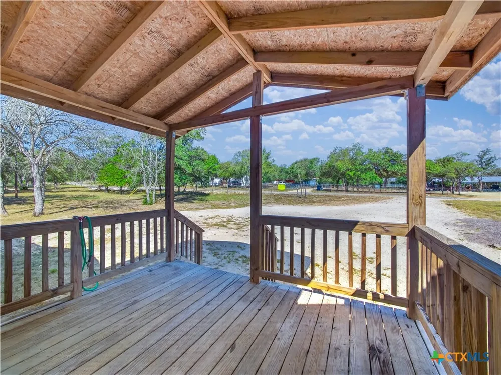 209 Sandy Oaks Drive Seguin, TX 78155
