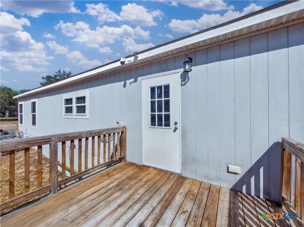 209 Sandy Oaks Drive Seguin, TX 78155