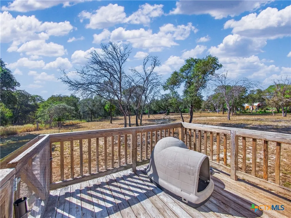 209 Sandy Oaks Drive Seguin, TX 78155