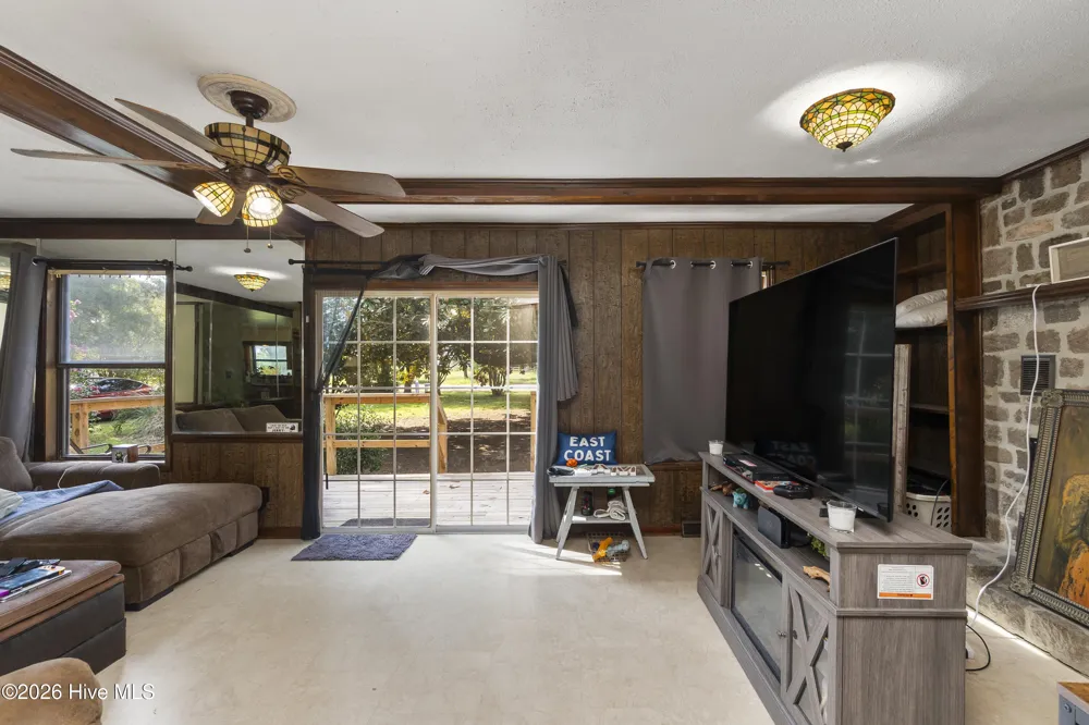 205 S End Road Knotts Island, NC 27950