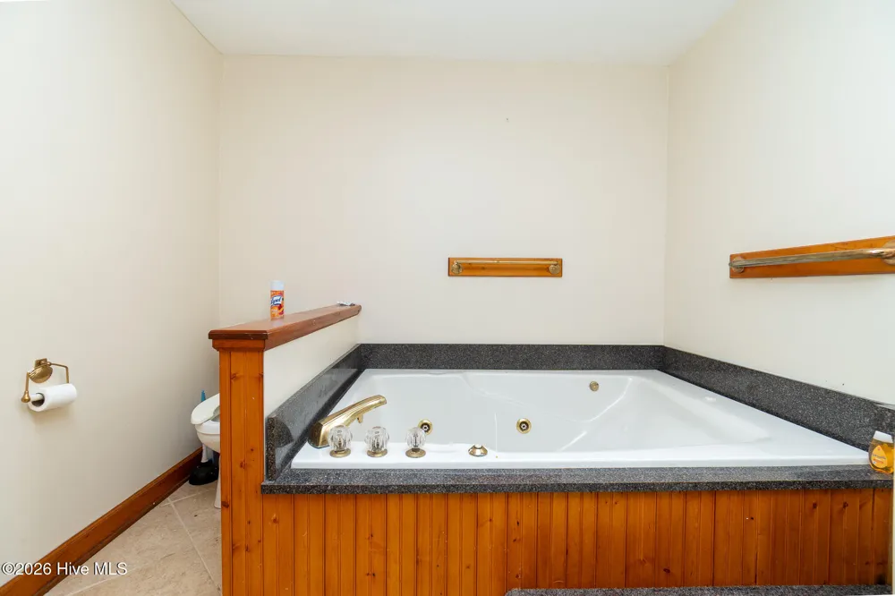 205 S End Road Knotts Island, NC 27950