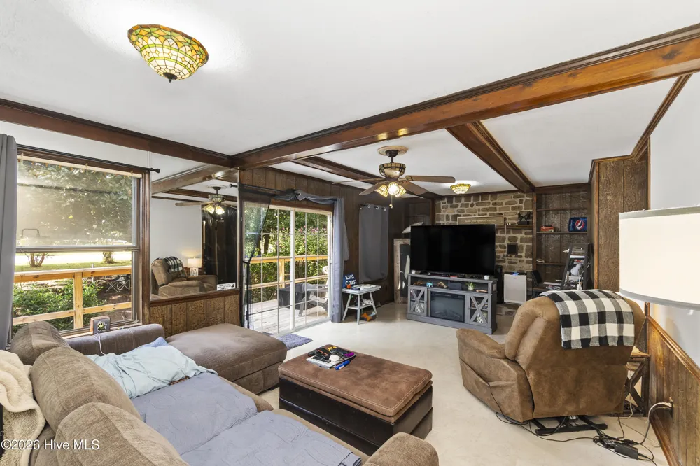 205 S End Road Knotts Island, NC 27950