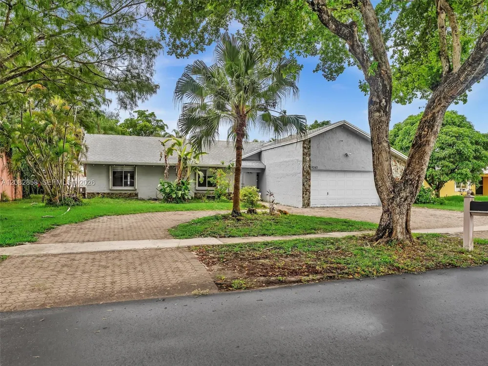 8240 NW 54th St #8240 Lauderhill, FL 33351