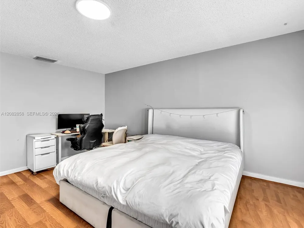 8240 NW 54th St #8240 Lauderhill, FL 33351