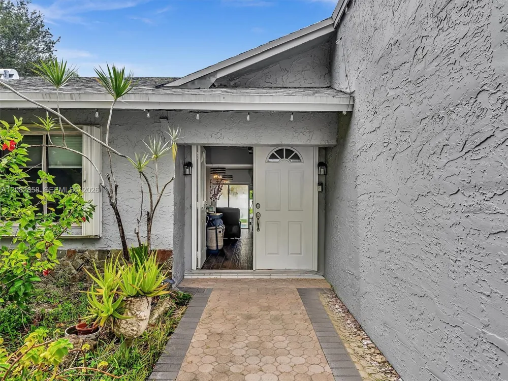 8240 NW 54th St #8240 Lauderhill, FL 33351