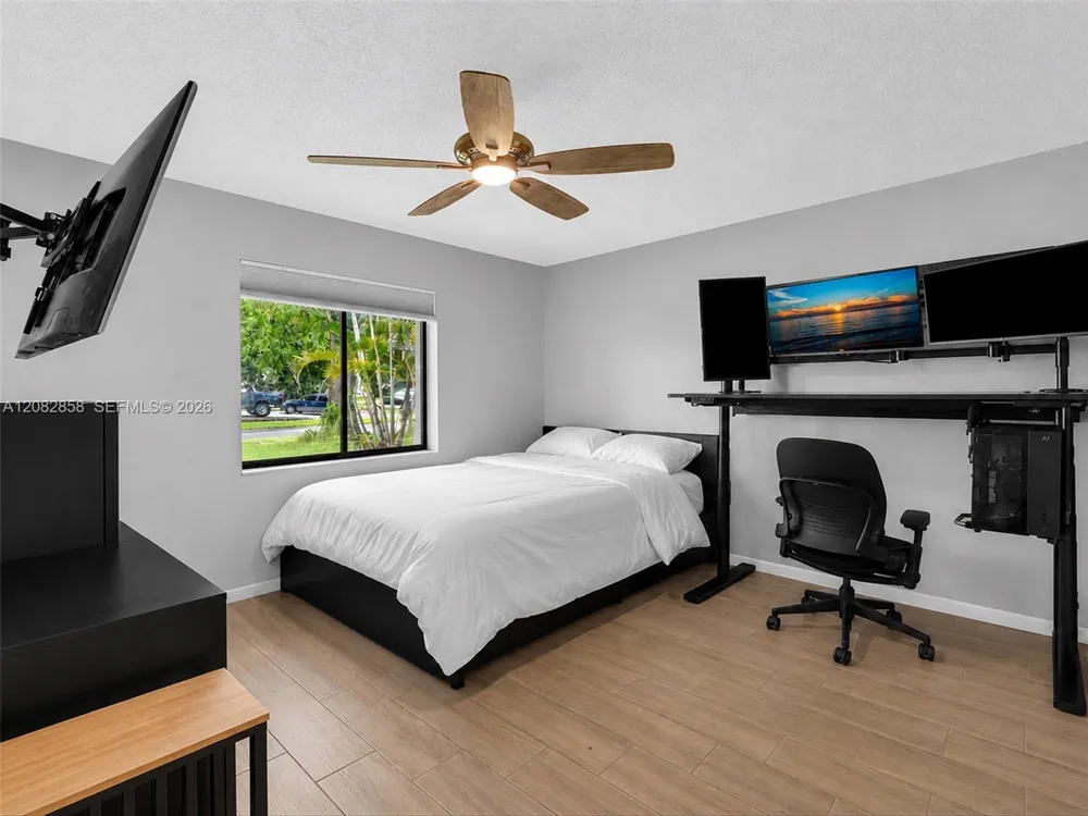 8240 NW 54th St #8240 Lauderhill, FL 33351