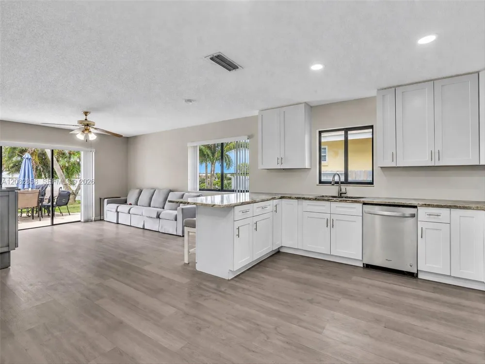 8240 NW 54th St #8240 Lauderhill, FL 33351