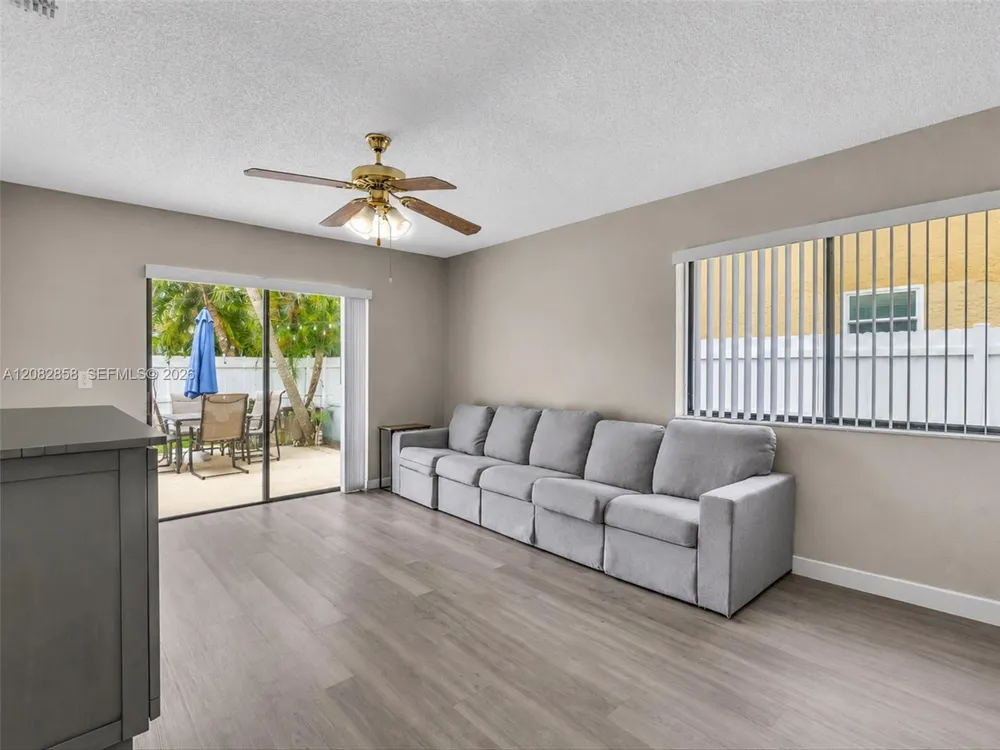 8240 NW 54th St #8240 Lauderhill, FL 33351