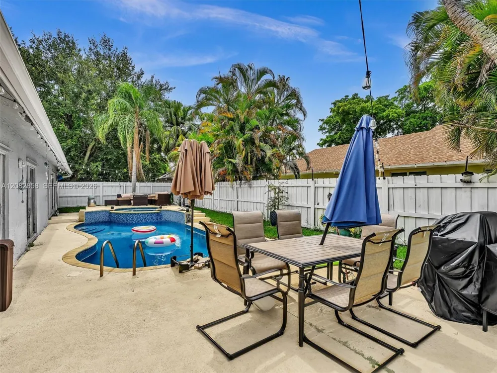 8240 NW 54th St #8240 Lauderhill, FL 33351