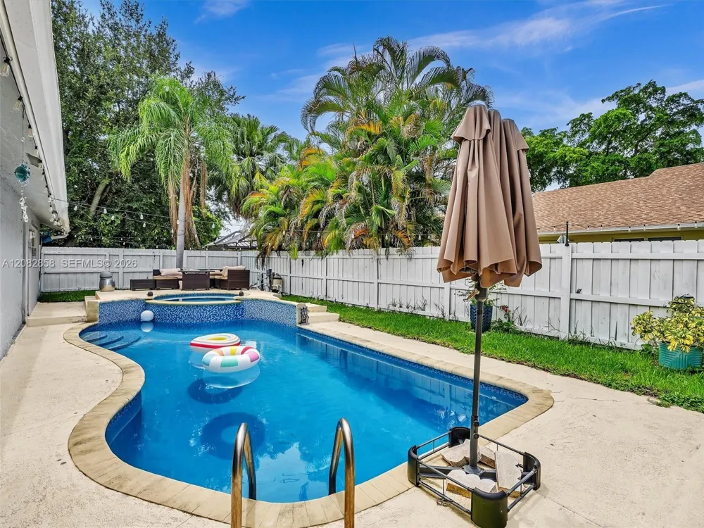 8240 NW 54th St #8240 Lauderhill, FL 33351
