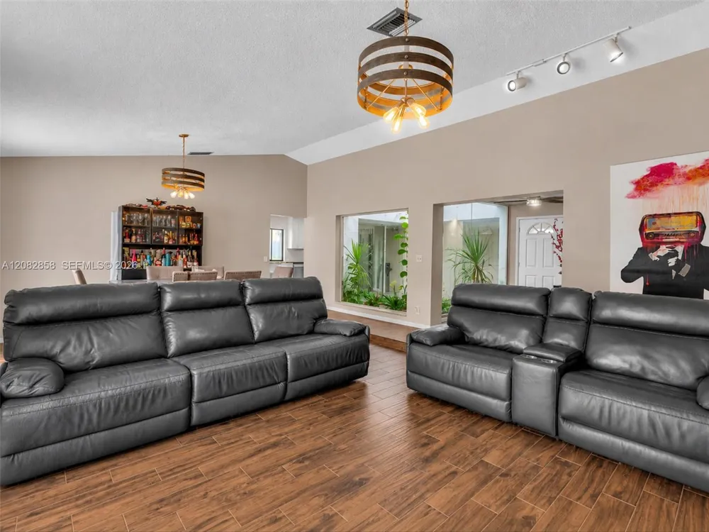 8240 NW 54th St #8240 Lauderhill, FL 33351
