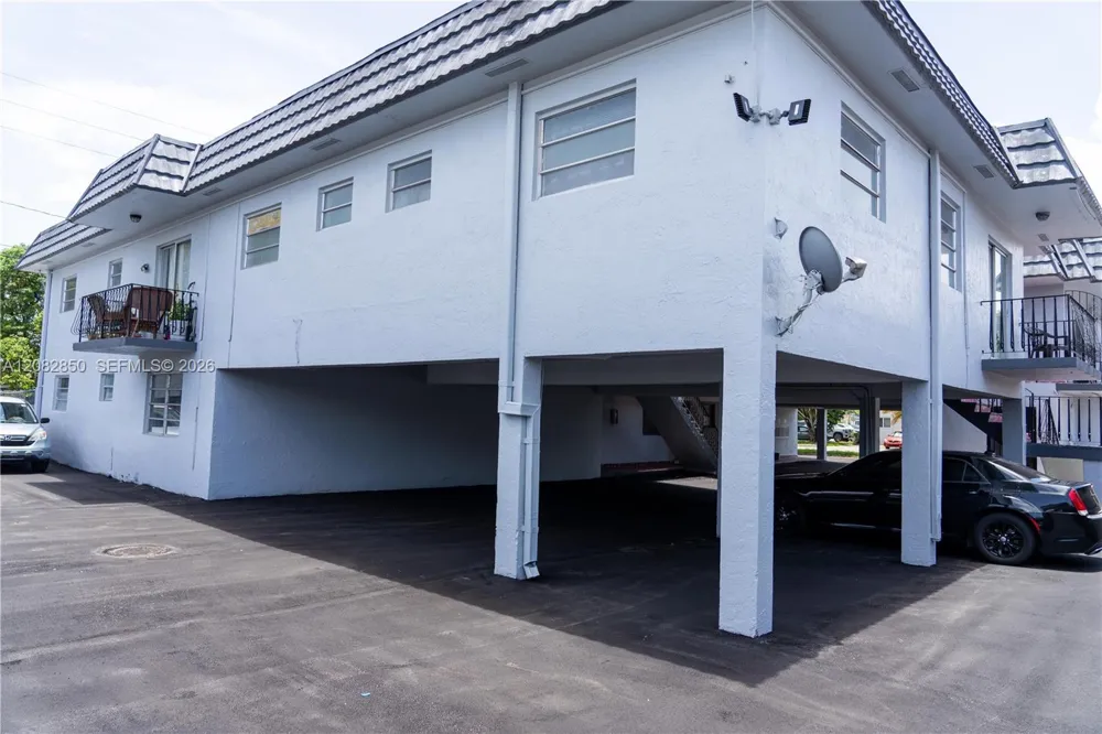 2712 W 10th Ave #1 Hialeah, FL 33010