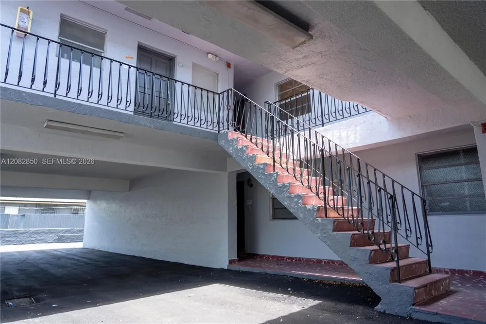 2712 W 10th Ave #1 Hialeah, FL 33010