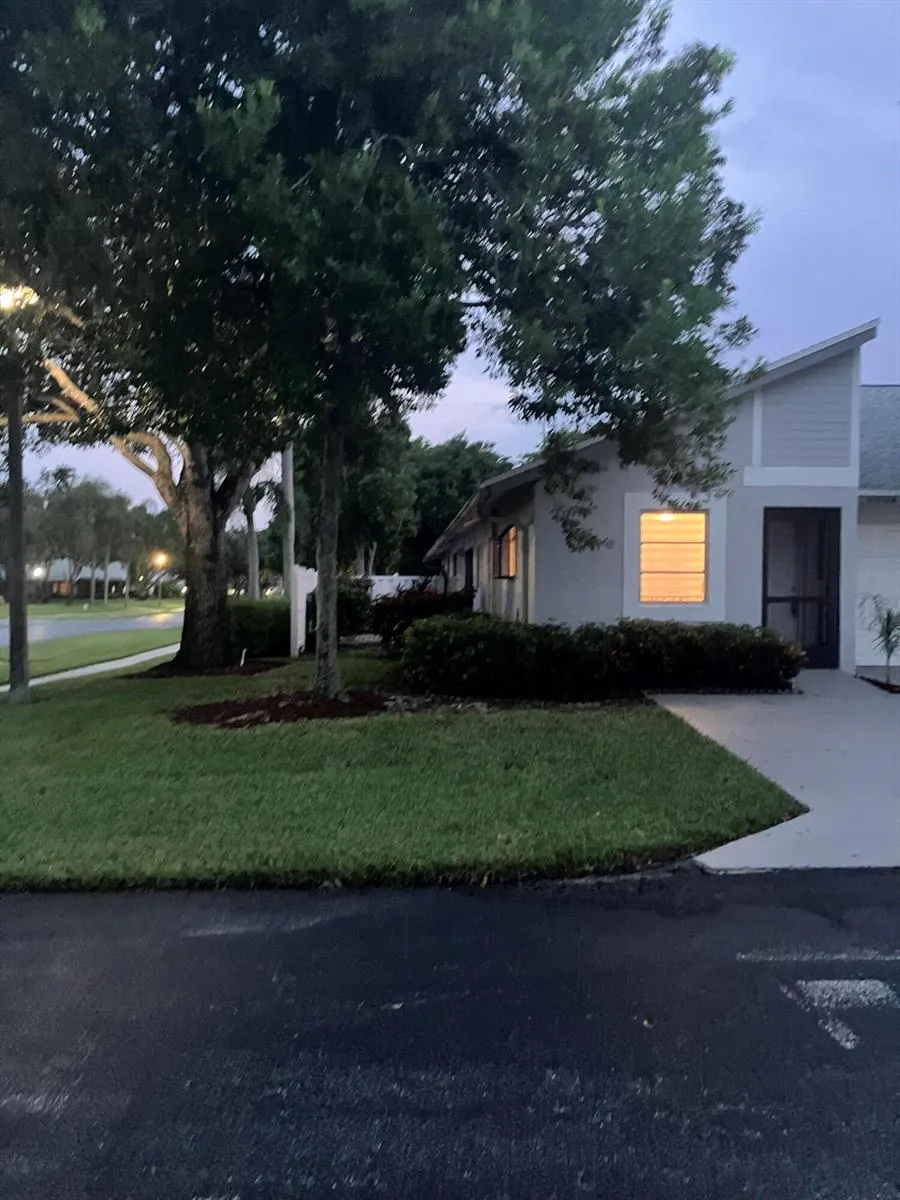 8934 SUNNYWOOD PLACE Boca Raton, FL 33496