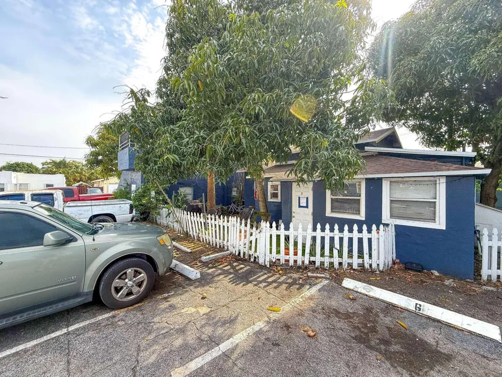 1000 W LAKEWOOD ROAD West Palm Beach, FL 33405