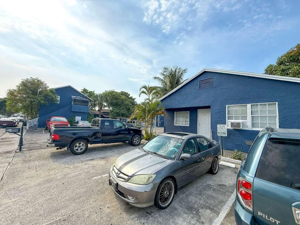 1000 W LAKEWOOD ROAD West Palm Beach, FL 33405