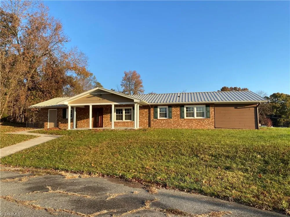 2500 Olivet Court Greensboro, NC 27406